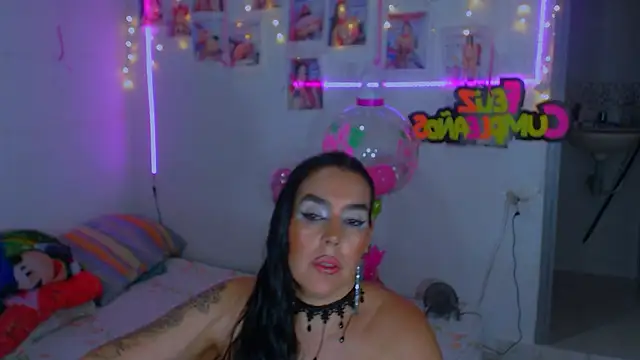 sweet vanessa 22 online show from December 7, 3:58 am
