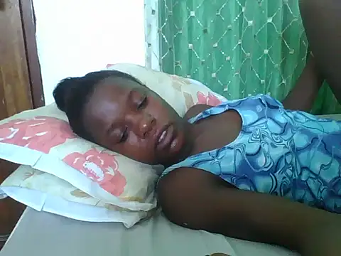 Snapshot of sweetchic_ chatting on December 21, 7:48 am sweetchic online show from December 21, 7:48 am