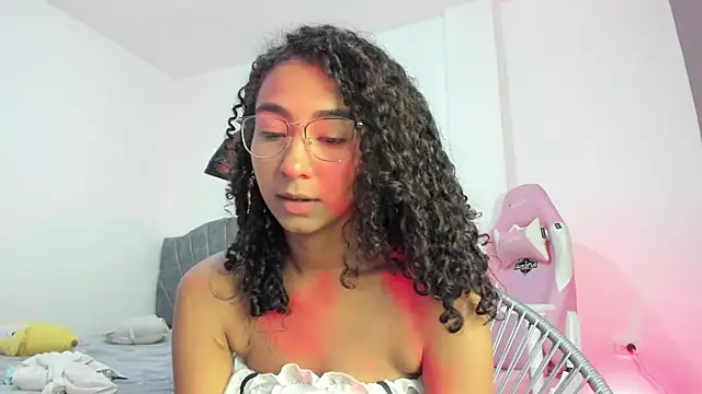 Snapshot of khaliope chatting on April 12, 3:28 pm khaliope online show from April 12, 3:28 pm