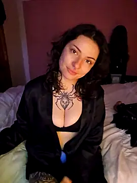 Snapshot of Moxxxie chatting on May 9, 7:46 am Moxxxie online show from May 9, 7:46 am