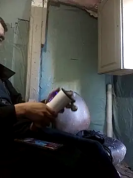 Snapshot of Wero4200 chatting on December 4, 10:29 pm Wero4200 online show from December 4, 10:29 pm