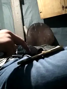 Snapshot of Wero4200 chatting on December 18, 5:24 am Wero4200 online show from December 18, 5:24 am