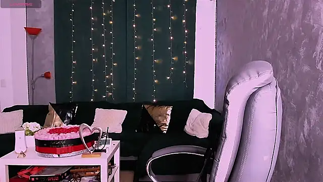 XoniaGraceful online show from October 3, 8:39 pm