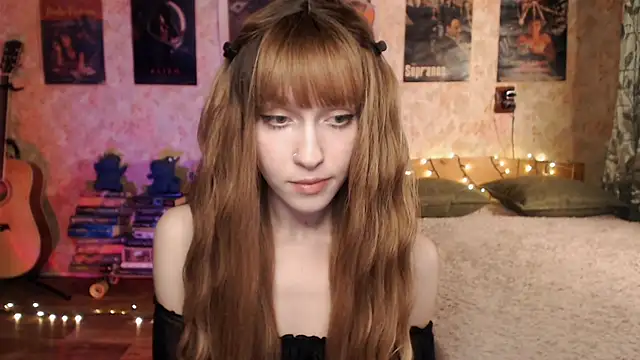 Friendly Ellie online show from December 18, 1:12 pm