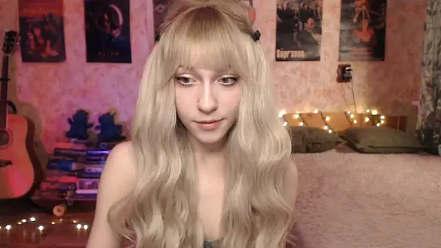 Friendly Ellie online show from January 20, 12:15 am