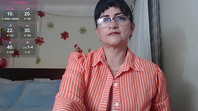 Snapshot of ISABEEL_SOFIA01 chatting on September 24, 10:29 am ISABEEL SOFIA01 online show from September 24, 10:29 am