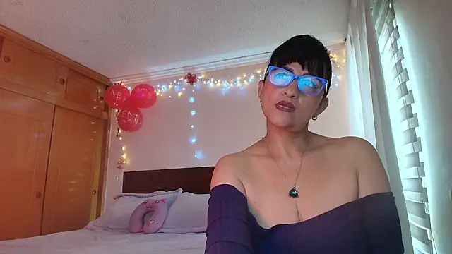 Snapshot of ISABEEL_SOFIA01 chatting on February 22, 1:53 pm ISABEEL SOFIA01 online show from February 22, 1:53 pm