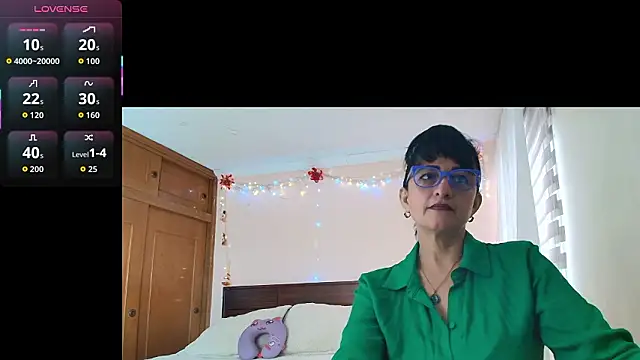 Snapshot of ISABEEL_SOFIA01 chatting on March 27, 1:33 pm ISABEEL SOFIA01 online show from March 27, 1:33 pm