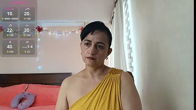 Snapshot of ISABEEL_SOFIA01 chatting on April 4, 8:17 pm ISABEEL SOFIA01 online show from April 4, 8:17 pm