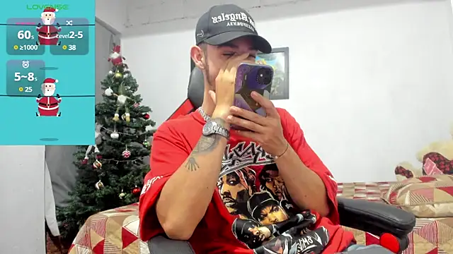 Snapshot of freestyle_blake1 chatting on December 18, 3:55 pm freestyle blake1 online show from December 18, 3:55 pm
