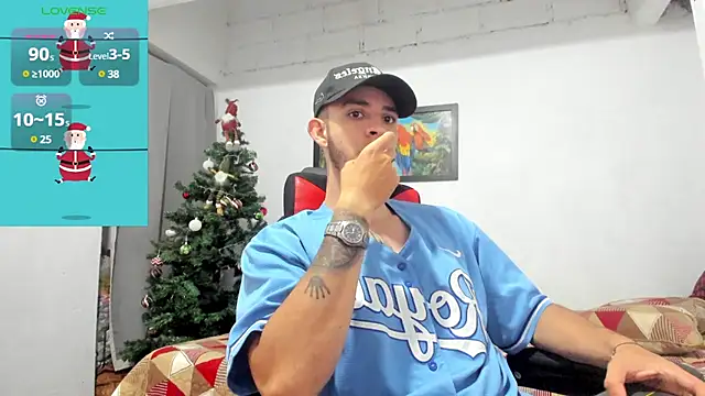 Snapshot of freestyle_blake1 chatting on December 30, 8:36 pm freestyle blake1 online show from December 30, 8:36 pm