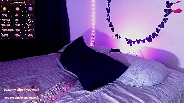 Snapshot of KLOE_MARTINS chatting on February 27, 8:47 am KLOE MARTINS online show from February 27, 8:47 am