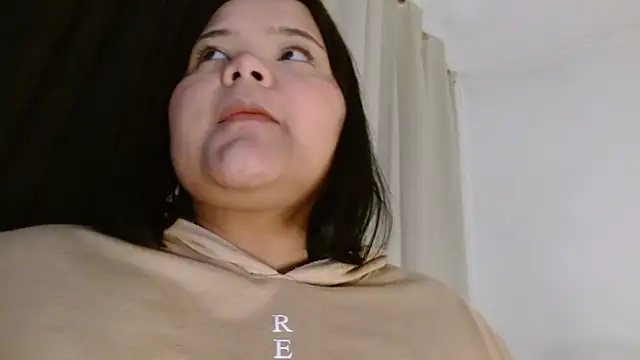 Snapshot of sexychubby___ chatting on January 4, 4:32 pm sexychubby online show from January 4, 4:32 pm