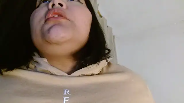 Snapshot of sexychubby___ chatting on January 5, 12:09 am sexychubby online show from January 5, 12:09 am