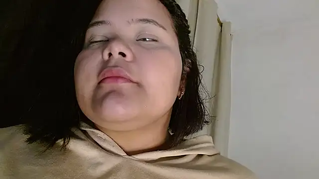 Snapshot of sexychubby___ chatting on February 9, 10:00 pm sexychubby online show from February 9, 10:00 pm