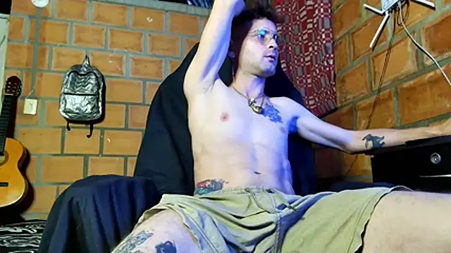 ChristBocellie online show from April 12, 7:02 am