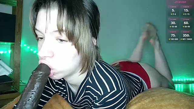 Snapshot of cruellagoth666 chatting on October 16, 10:05 am cruellagoth666 online show from October 16, 10:05 am