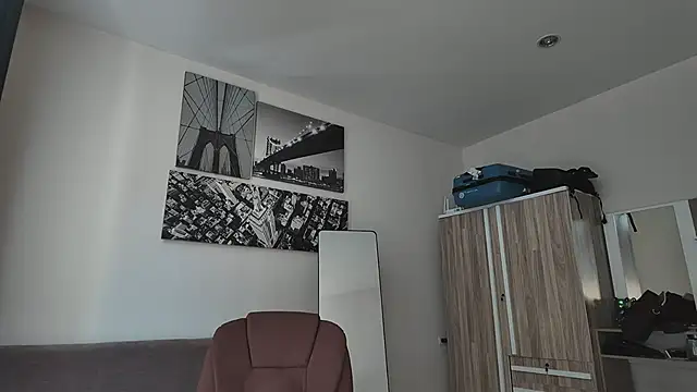 lukegunn online show from November 23, 2:44 am