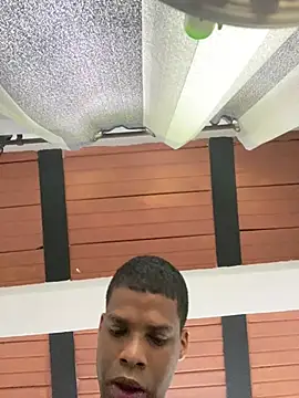 XWillianSmithX online show from May 15, 7:21 pm