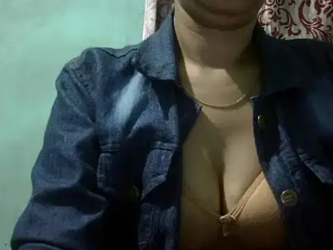 Snapshot of AVNI09- chatting on January 18, 3:59 pm AVNI09- online show from January 18, 3:59 pm