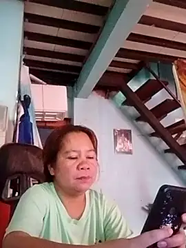 Snapshot of yummyclits4uxxx chatting on January 21, 6:22 am yummyclits4uxxx online show from January 21, 6:22 am