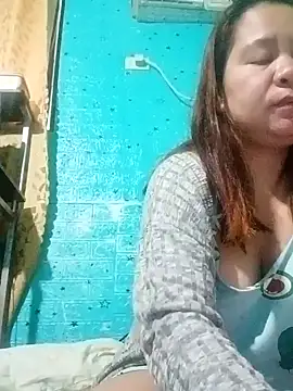 Snapshot of yummyclits4uxxx chatting on February 7, 12:09 am yummyclits4uxxx online show from February 7, 12:09 am