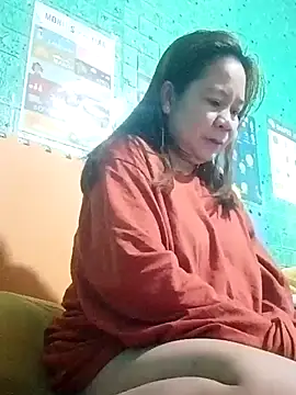 Snapshot of yummyclits4uxxx chatting on February 23, 12:08 am yummyclits4uxxx online show from February 23, 12:08 am