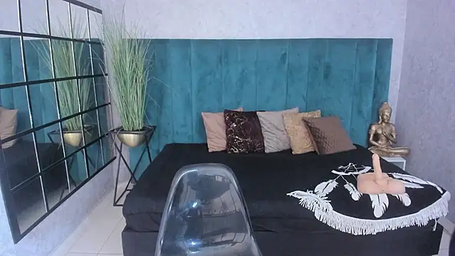 cintiagreyx online show from February 10, 11:25 am