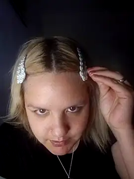 Snapshot of shaynarg chatting on November 14, 3:38 am shaynarg online show from November 14, 3:38 am