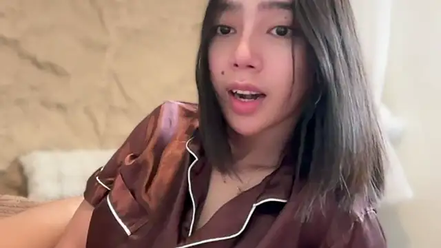 Snapshot of GenesisCastillano chatting on March 5, 2:29 am GenesisCastillano online show from March 5, 2:29 am