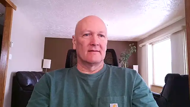 Snapshot of BasicAnt chatting on April 3, 3:21 pm BasicAnt online show from April 3, 3:21 pm