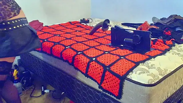 DoMeDoggyDiana online show from October 24, 12:56 pm