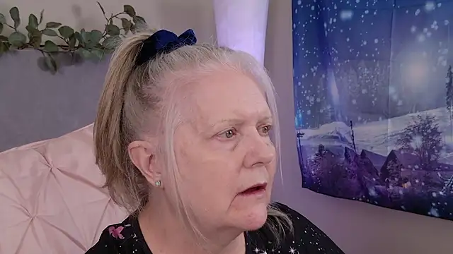 Kaitlyn Winters online show from January 16, 8:02 pm