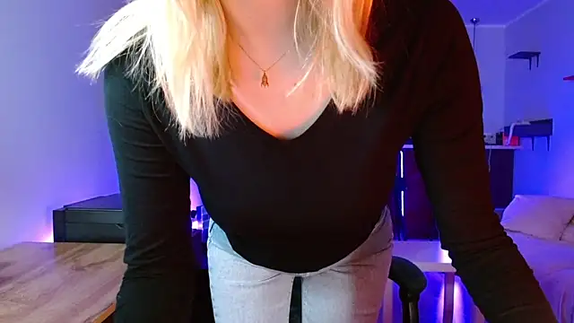 illusorycat online show from February 10, 3:27 pm