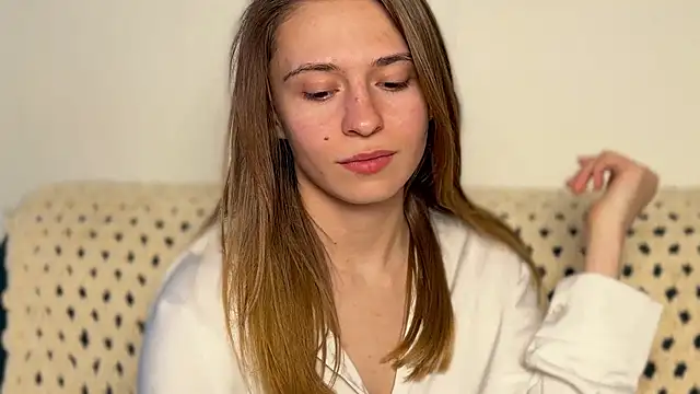 LovelyKatea online show from May 1, 1:37 pm