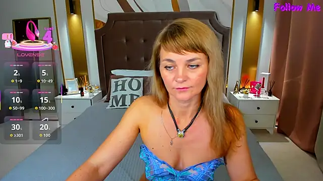 Snapshot of annasimonsj chatting on September 28, 1:00 am annasimonsj online show from September 28, 1:00 am