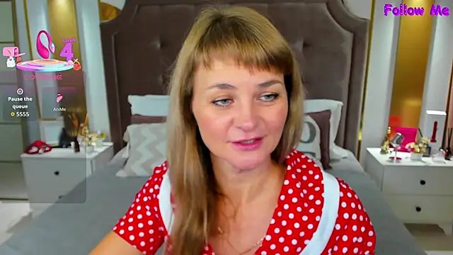 Snapshot of annasimonsj chatting on October 16, 1:06 am annasimonsj online show from October 16, 1:06 am