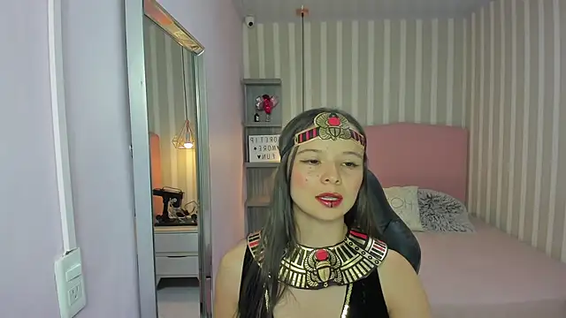 Snapshot of LORELAIGIVEN chatting on October 31, 12:39 pm LORELAIGIVEN online show from October 31, 12:39 pm