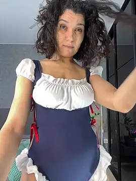 Snapshot of _CurlySue_ chatting on February 8, 6:22 am CurlySue online show from February 8, 6:22 am