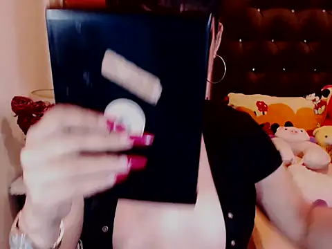 Snapshot of UnMarriedwifeTSX chatting on March 20, 12:08 am UnMarriedwifeTSX online show from March 20, 12:08 am