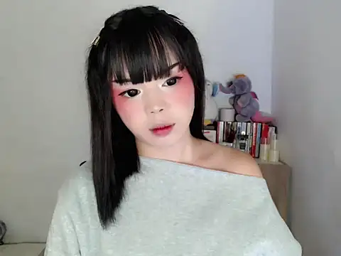 Snapshot of SweetCheska19 chatting on May 7, 10:31 am SweetCheska19 online show from May 7, 10:31 am