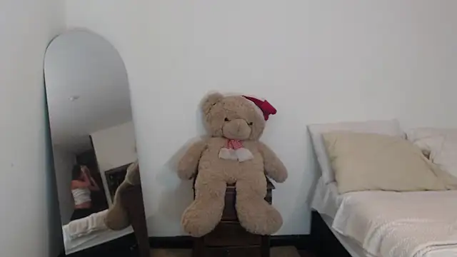 ValienteGirl  online show from March 7, 5:04 am