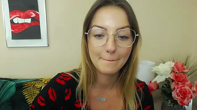 NatalieSexy online show from December 18, 1:23 pm