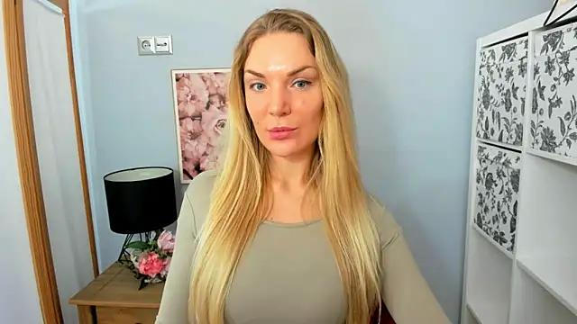 AulloraHoney online show from February 16, 6:43 am