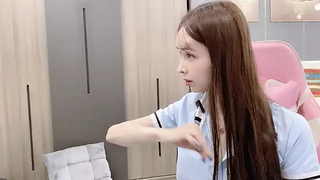 ANNA102 online show from February 11, 8:41 am