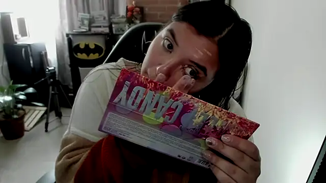 Snapshot of aika-dreams chatting on April 1, 2:14 pm aika-dreams online show from April 1, 2:14 pm