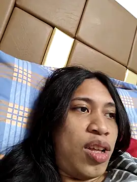 Snapshot of Urworldclasstrans chatting on February 2, 6:12 am Urworldclasstrans online show from February 2, 6:12 am