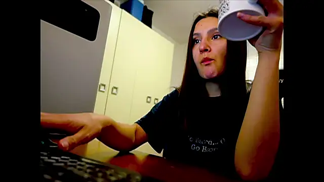 GodlyTheia online show from April 10, 3:39 pm