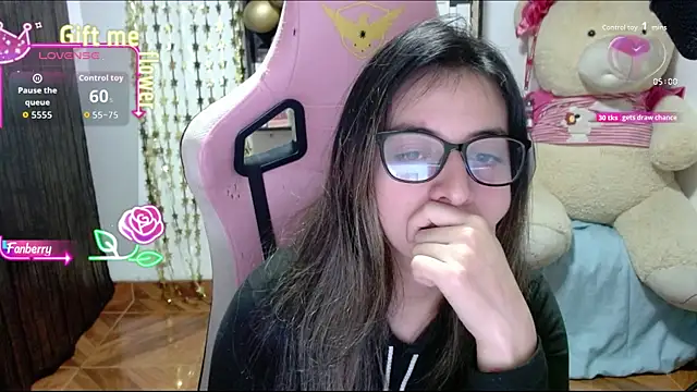 Maggie Fox3 online show from October 3, 1:35 am