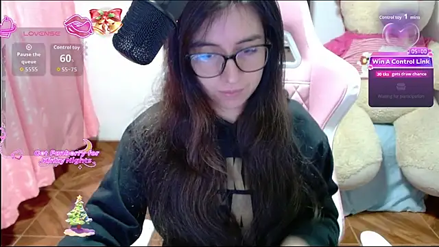 Maggie Fox3 online show from February 3, 12:42 am